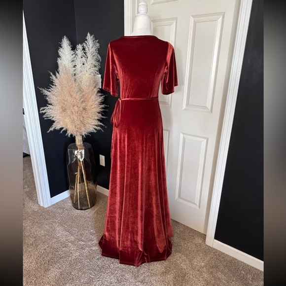 Baltic Born Katelyn Velvet Maxi Wrap Dress in Terracotta size Small - Picture 9 of 12